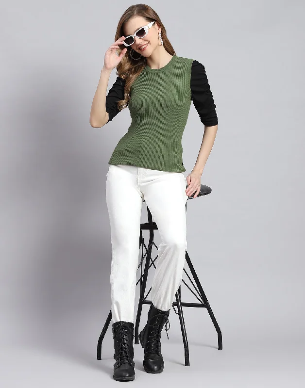 Women Green Solid Round Neck Sleeveless Sweater