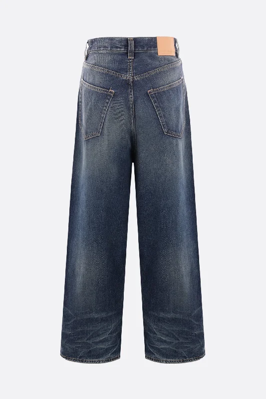 oversize denim jeans