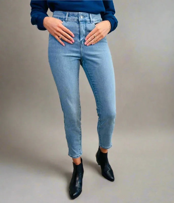 Vintage Wash Light Denim Cropped Jeans